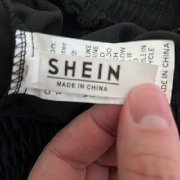 SHEIN Black Cargo Shorts with Elastic Waistband - Picture 4 of 5